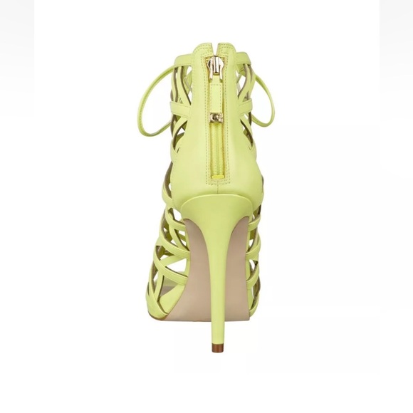 Heels Guess , size 9 - Picture 3 of 11